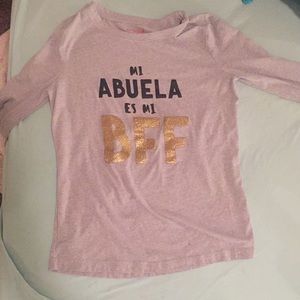 Im selling this long sleeve shirt